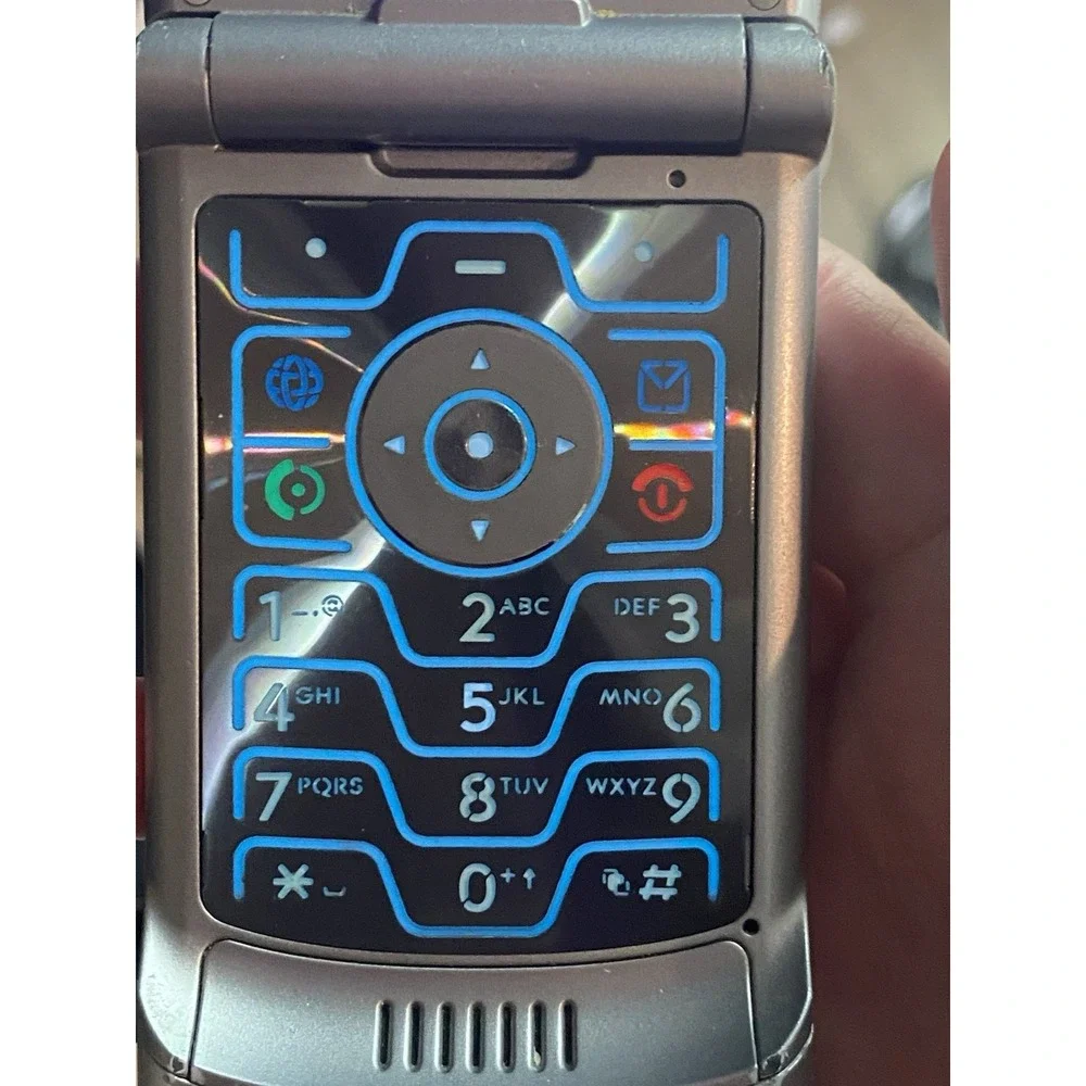 Motorola RAZR / Razor V3 - Silver ( AT&T ) Flip Phone - Needs New Battery